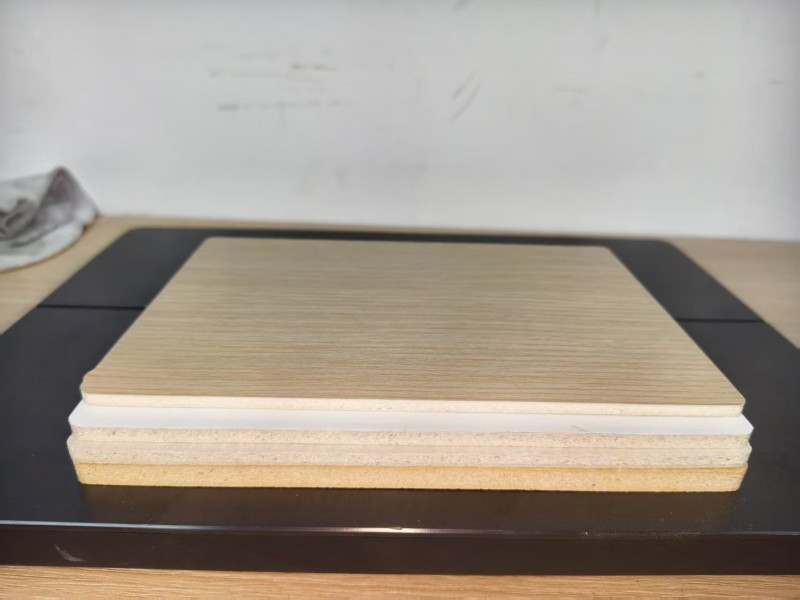 Magnesium glass plate