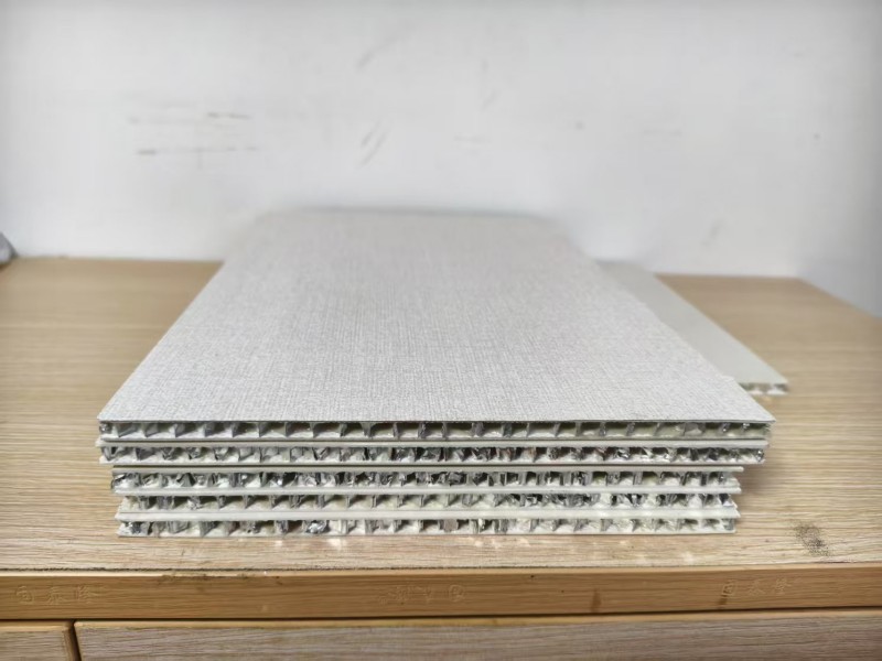 Aluminum honeycomb board